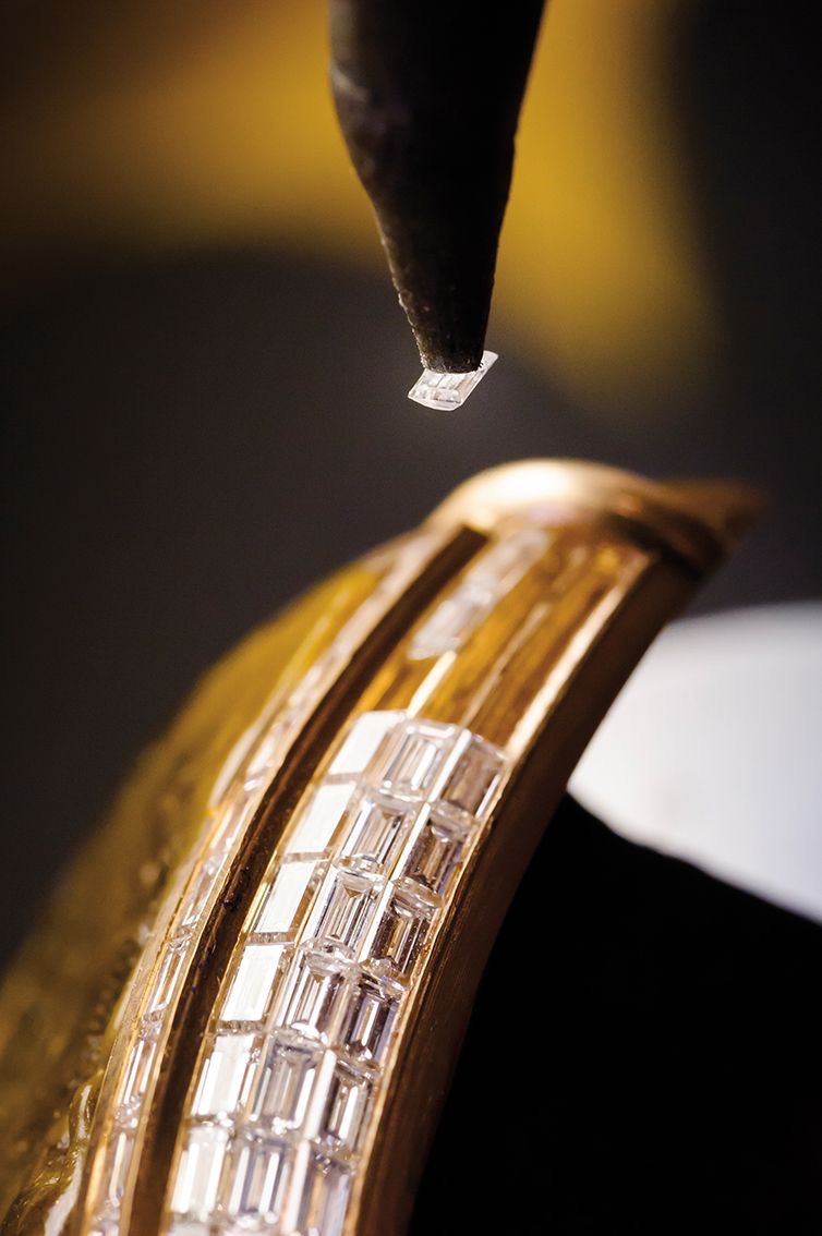 Placing a baguette diamond into its row.
