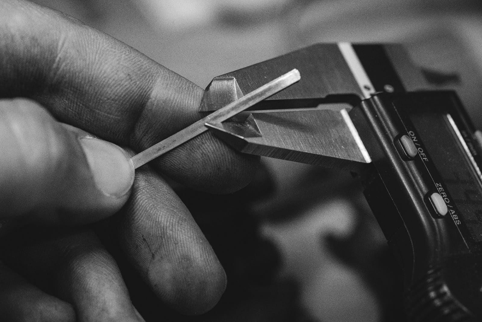 Hand setting
